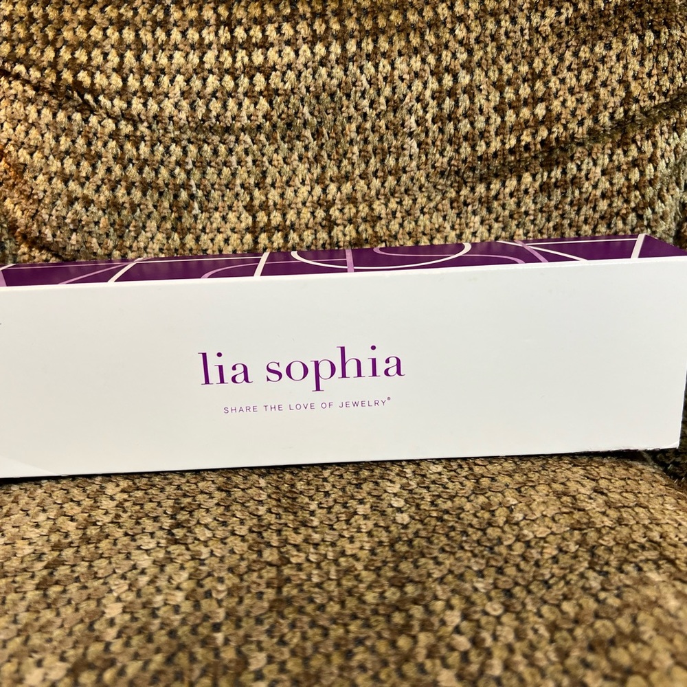 Lia Sophia Droplet necklace - Picture 4 of 4